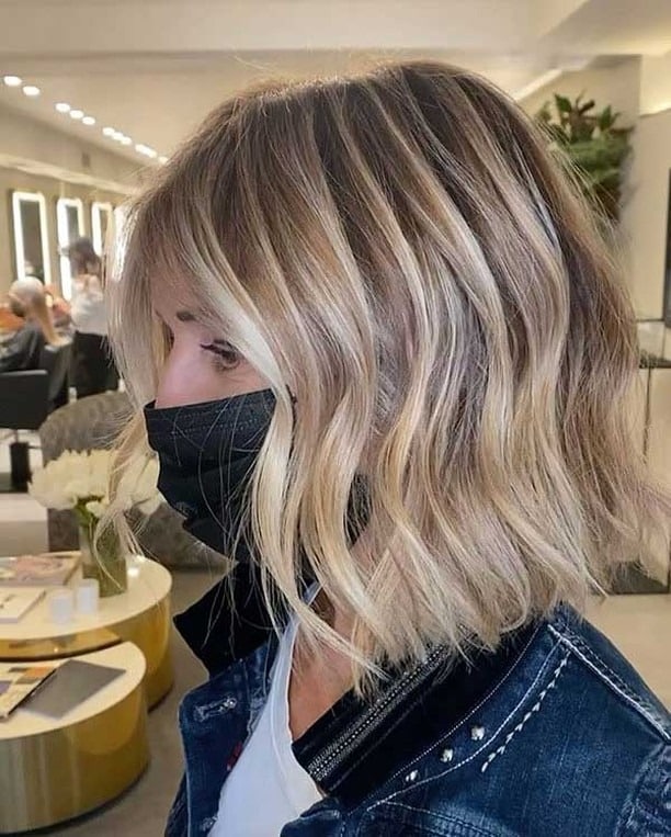 13. Rooted Blonde Wavy Bob with Natural Texture - Wavy Bob Hair