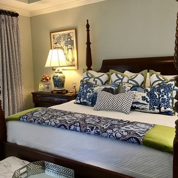 2. Classic Blue and Green Patterned Bedding - blue and green bedroom ideas