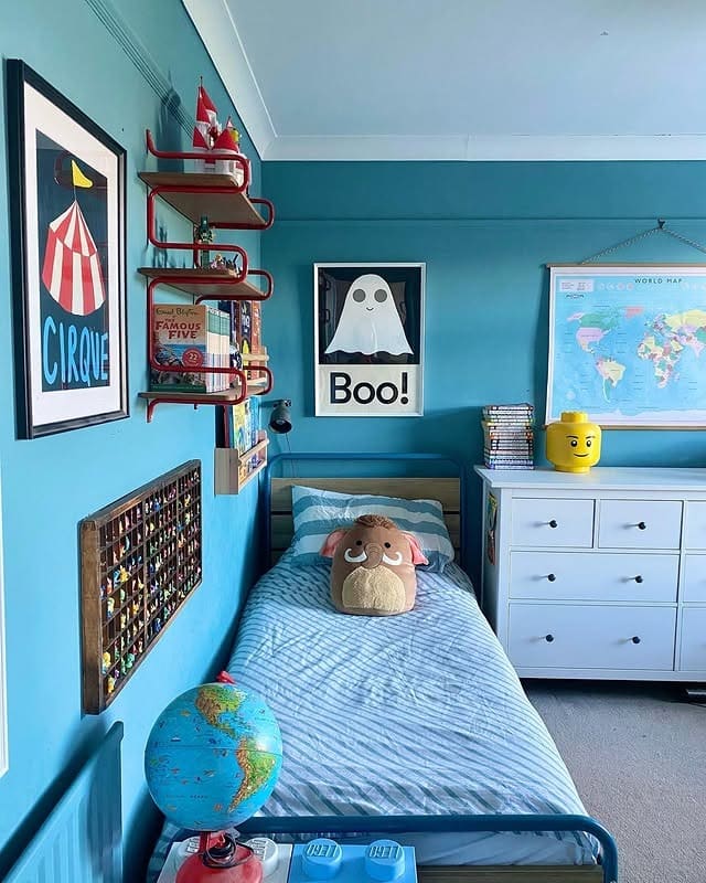 22. Graphic Kids Bedroom Idea in Teal Blue and Crisp White - childrens bedroom ideas