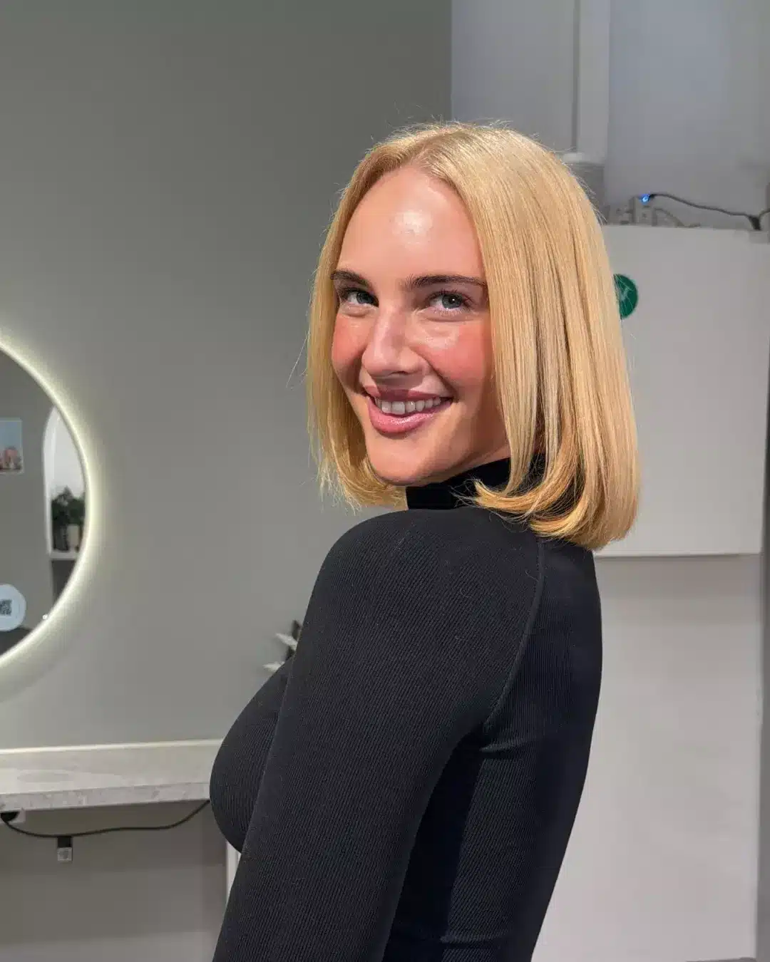 18. Soft Honey Blonde Curtain Bob - Bouncy Bob Hair