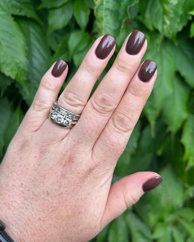 4. Cocoa Rounded Short Nails - short brown nail ideas