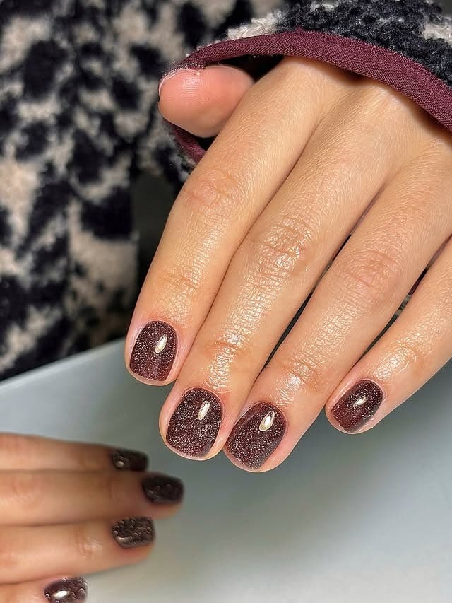 22. Shimmer Cocoa Short Nails - short brown nail ideas