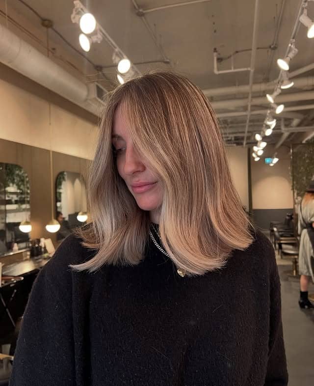 22. Layered Shoulder Lob in Neutral Beige Blonde - Shoulder Length Hair