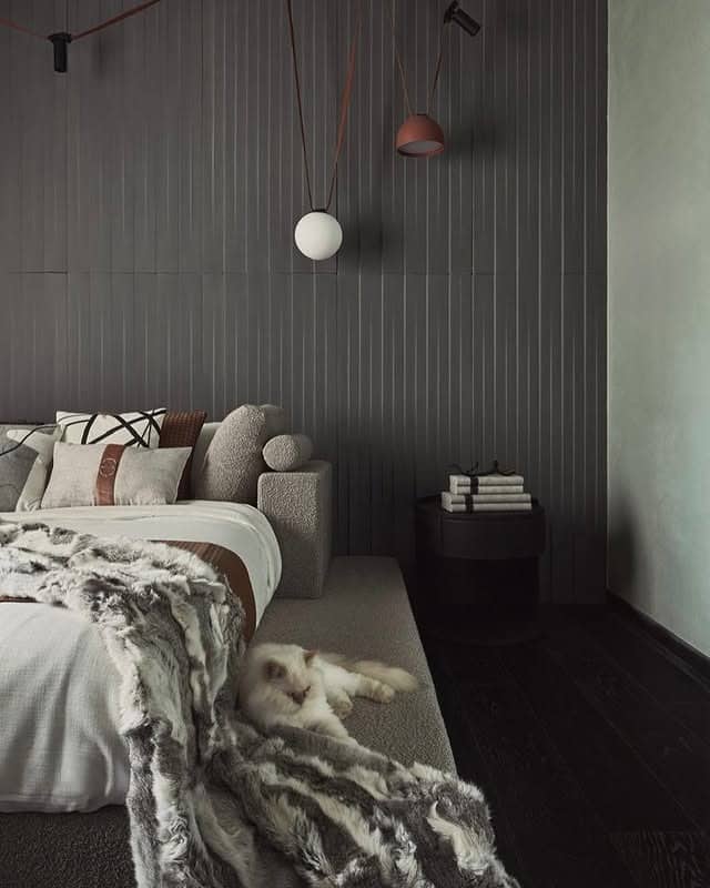 20. Modern Gray Bedroom With Subtle Contrast Lighting - black, white and gray bedroom ideas