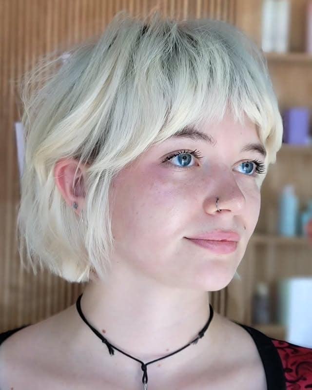 13. Short Shaggy Bob with Creamy Platinum Blonde - Shaggy Bob Hairstyles