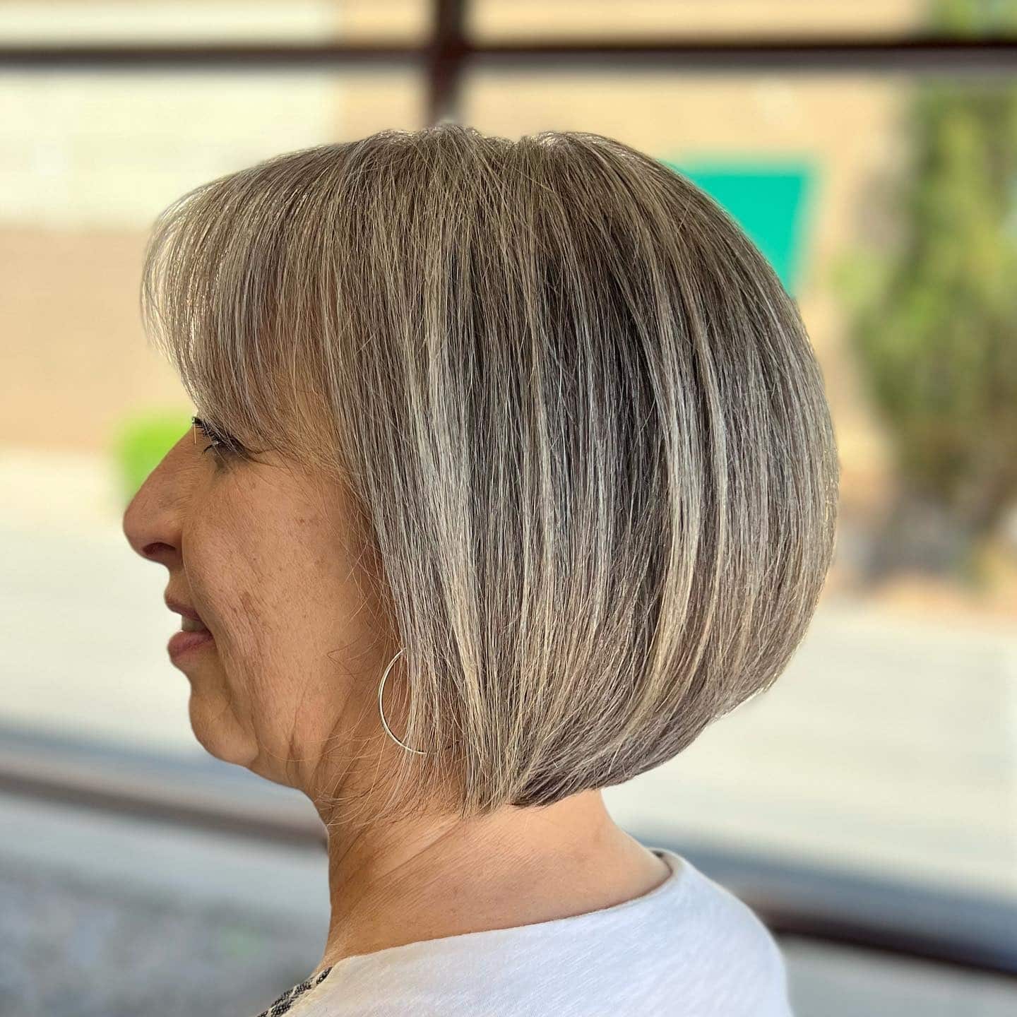 5. Classic Rounded Stacked Bob in Silver Gray - Stacked Bob Hair