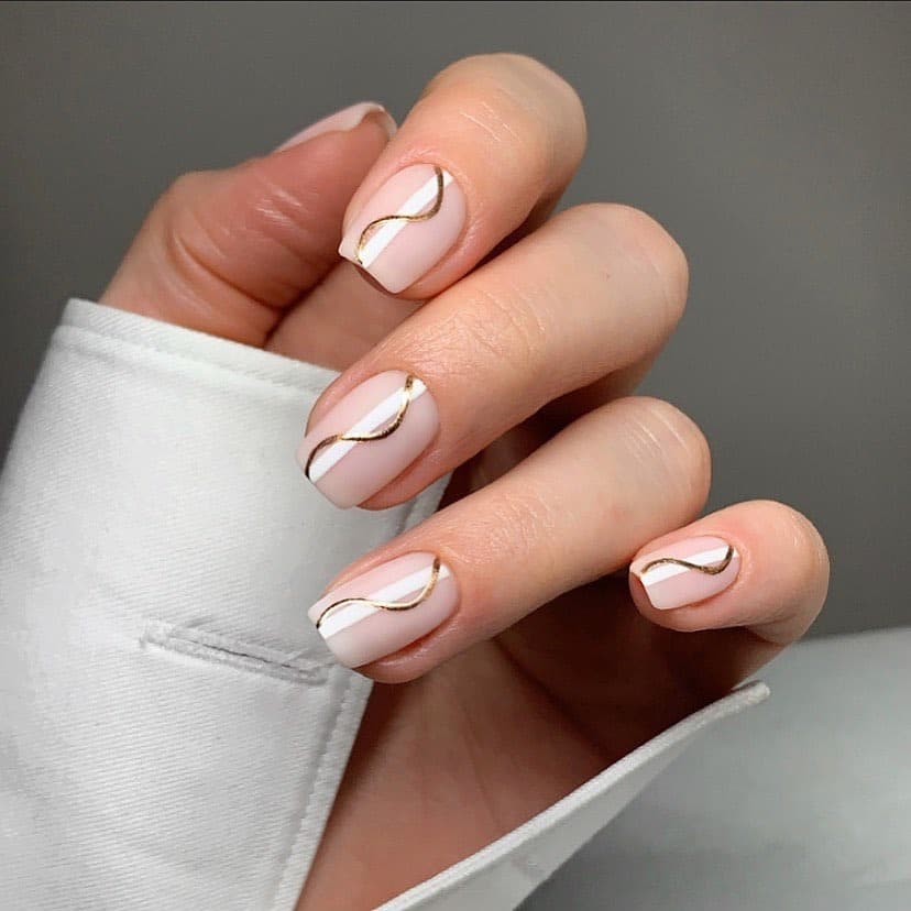 20. Short Soft Pink Nails with Gold Wave Lines - simple line nail ideas