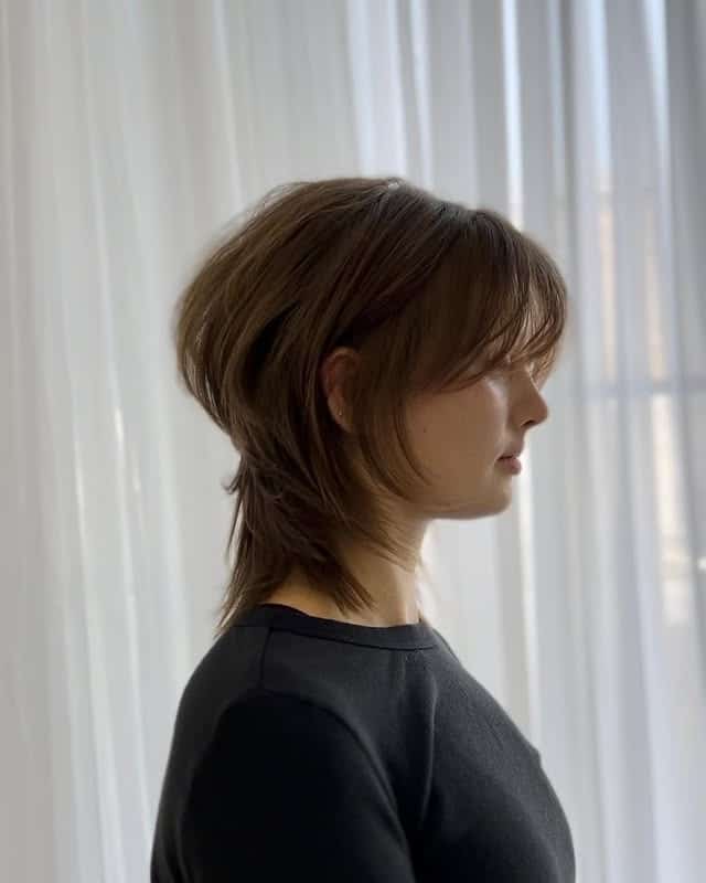 20. Layered Short Cut with Face-Framing Bangs in Chestnut Brown - Short Layered Haircuts with Bangs