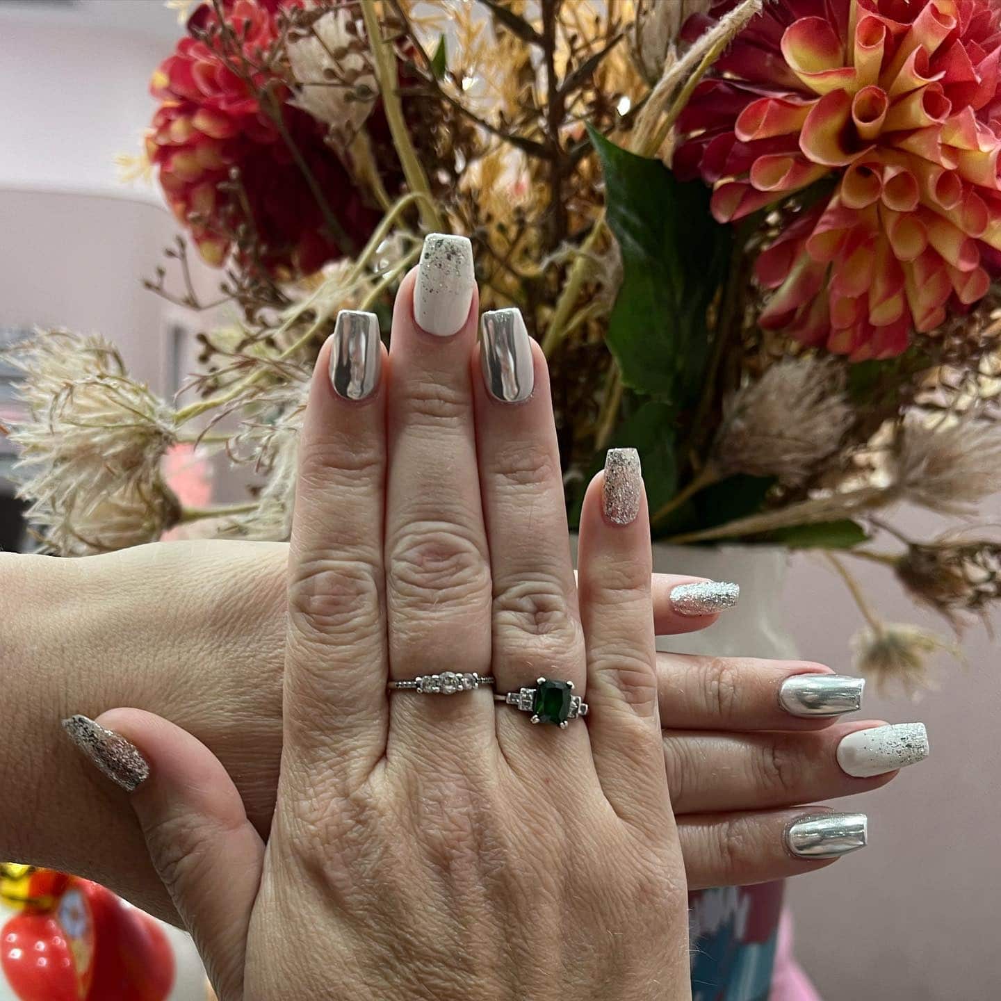 15. White Chrome and Silver Foil Square Nails - white chrome nail ideas