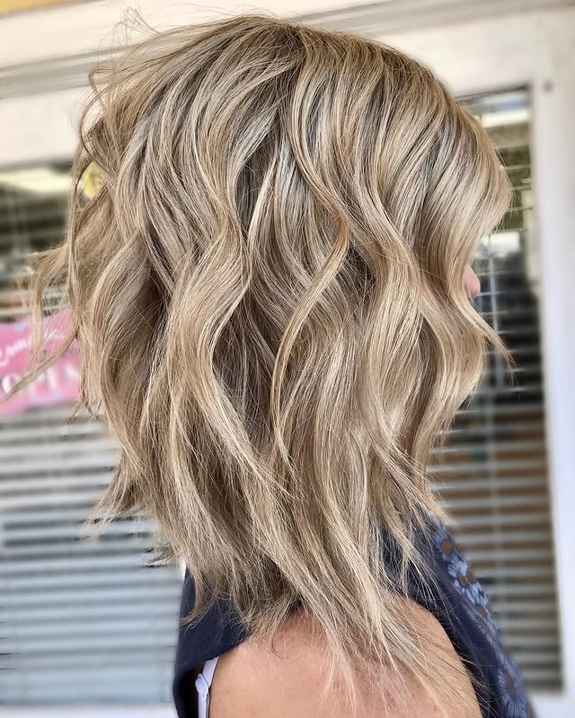 21. Textured Wavy Lob with Sandy Blonde - Medium-Length Hairstyles