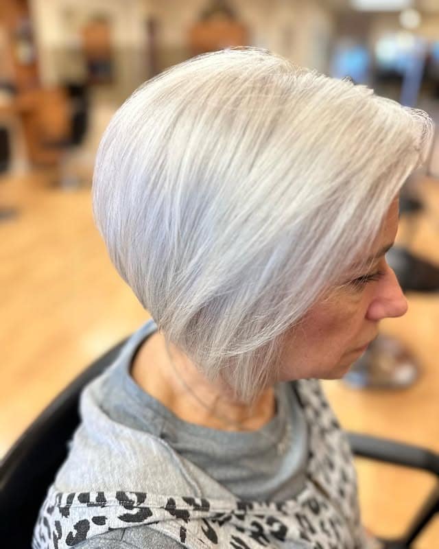 20. Graduated Asymmetrical Bob in Soft Pearl Blonde - Asymmetrical Bob Hairstyles