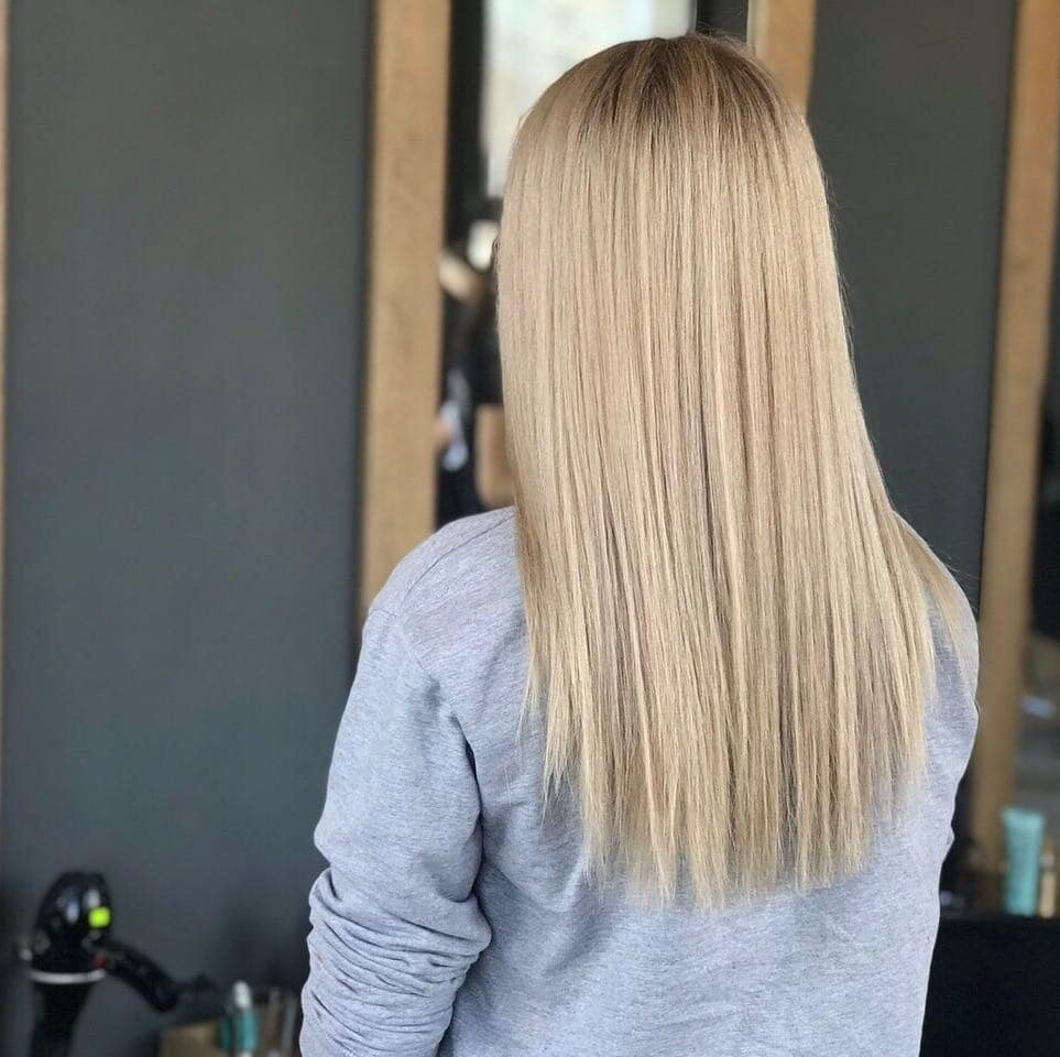 3. Straight Cream Blonde with Subtle Dark Roots - Blonde Hair with Dark Roots
