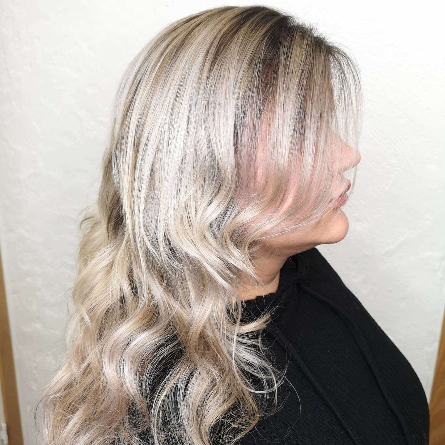 9. Cool Pearl Blonde with Feathered Layers - Blonde Hair with Dark Roots