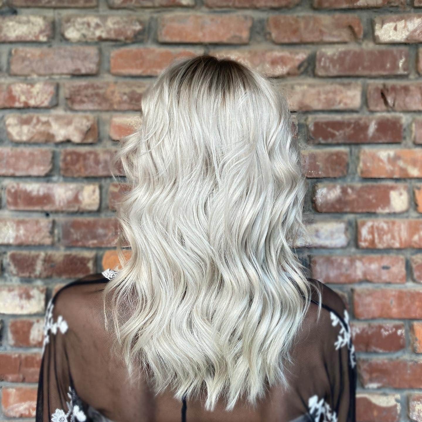 20. Light Platinum Blonde with Shadowed Roots - Blonde Hair with Dark Roots