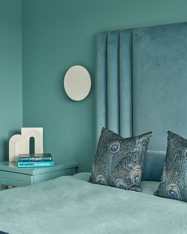 19. Monochromatic Teal with Velvet Texture - turquoise bedroom ideas