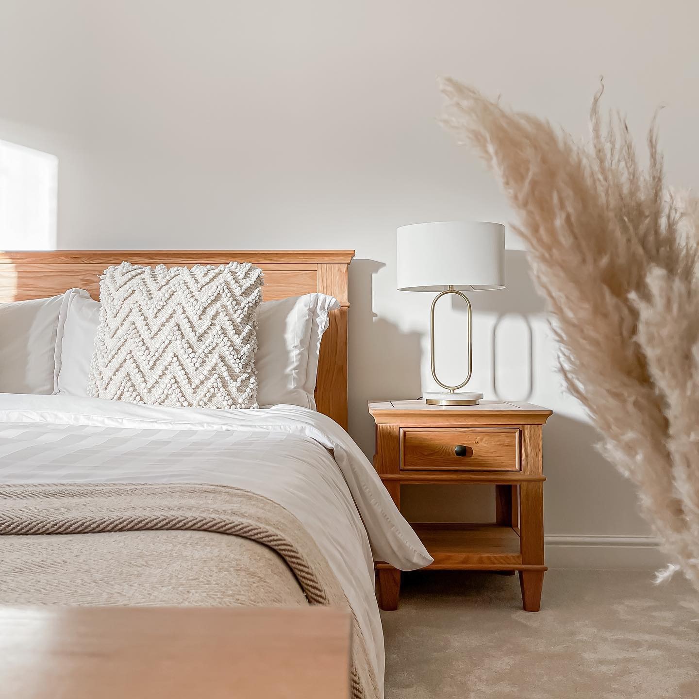 17. Natural Wood and Soft White Minimalism - spare bedroom ideas