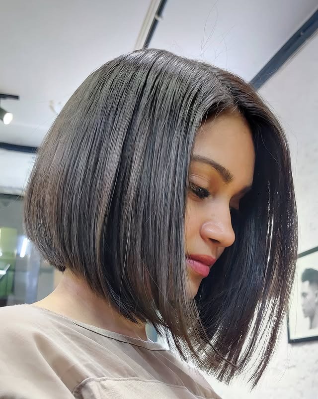 16. Midnight Espresso Contoured Bob - Medium Bob Haircuts