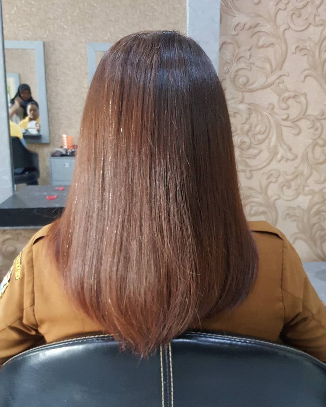 9. Classic Golden Brown Straight Layers - Golden Brown Hair Color