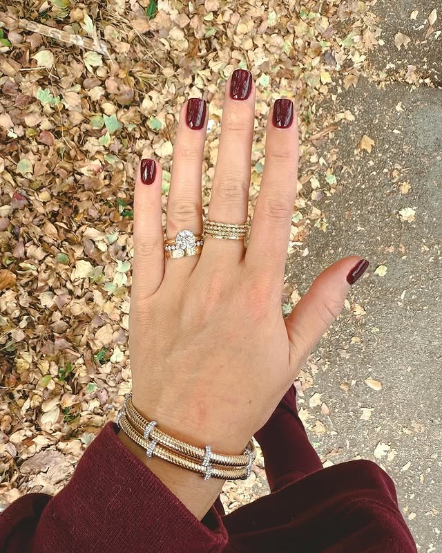 4. Autumn Merlot Square Manicure - burgundy fall nail ideas