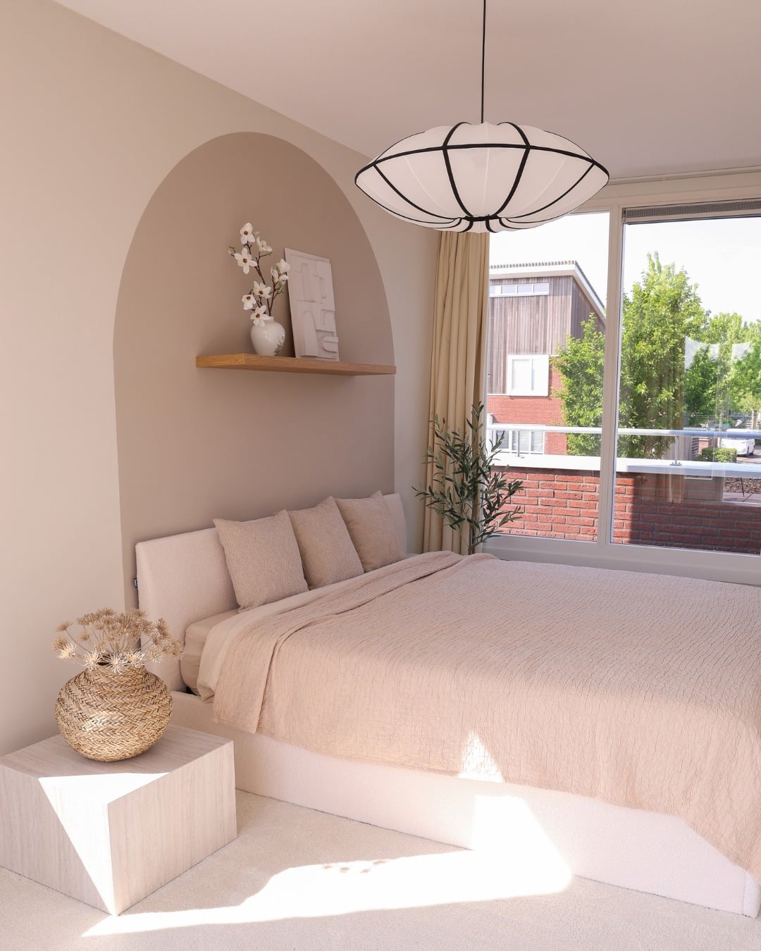 12. Soft Beige and Off-White Bedroom with Arched Wall Detail - off white bedroom ideas