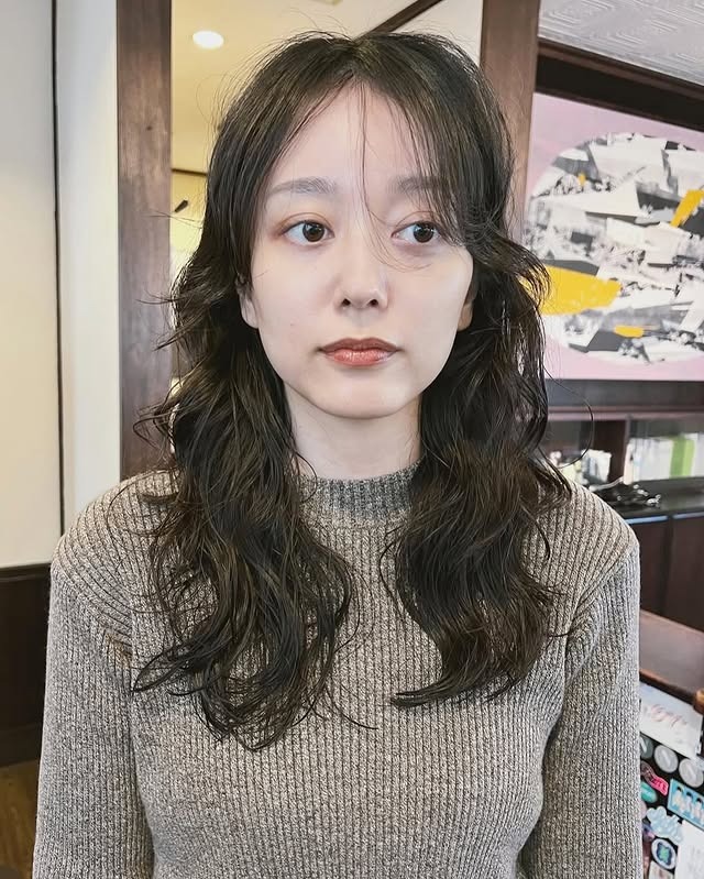 10. Soft Shag-Inspired Waves in Natural Brunette - Long Wave Hairstyles