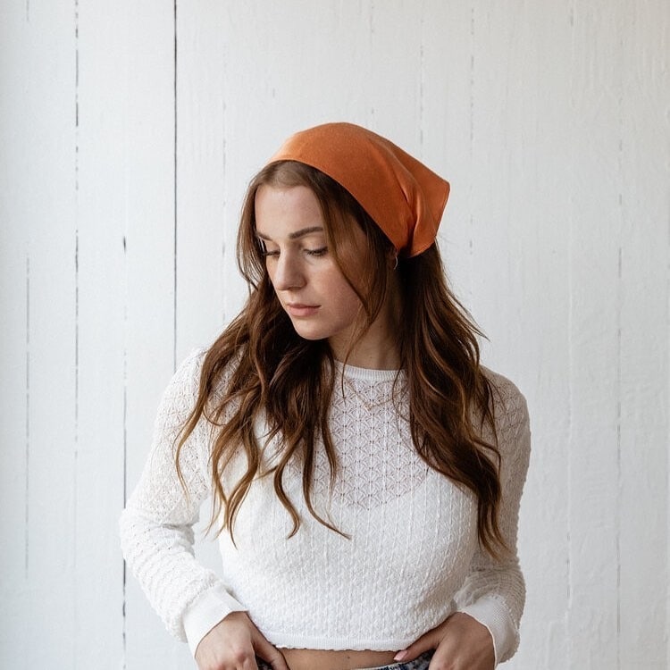 1. Chestnut Waves with Burnt Orange Bandana - Bandana Hairstyles