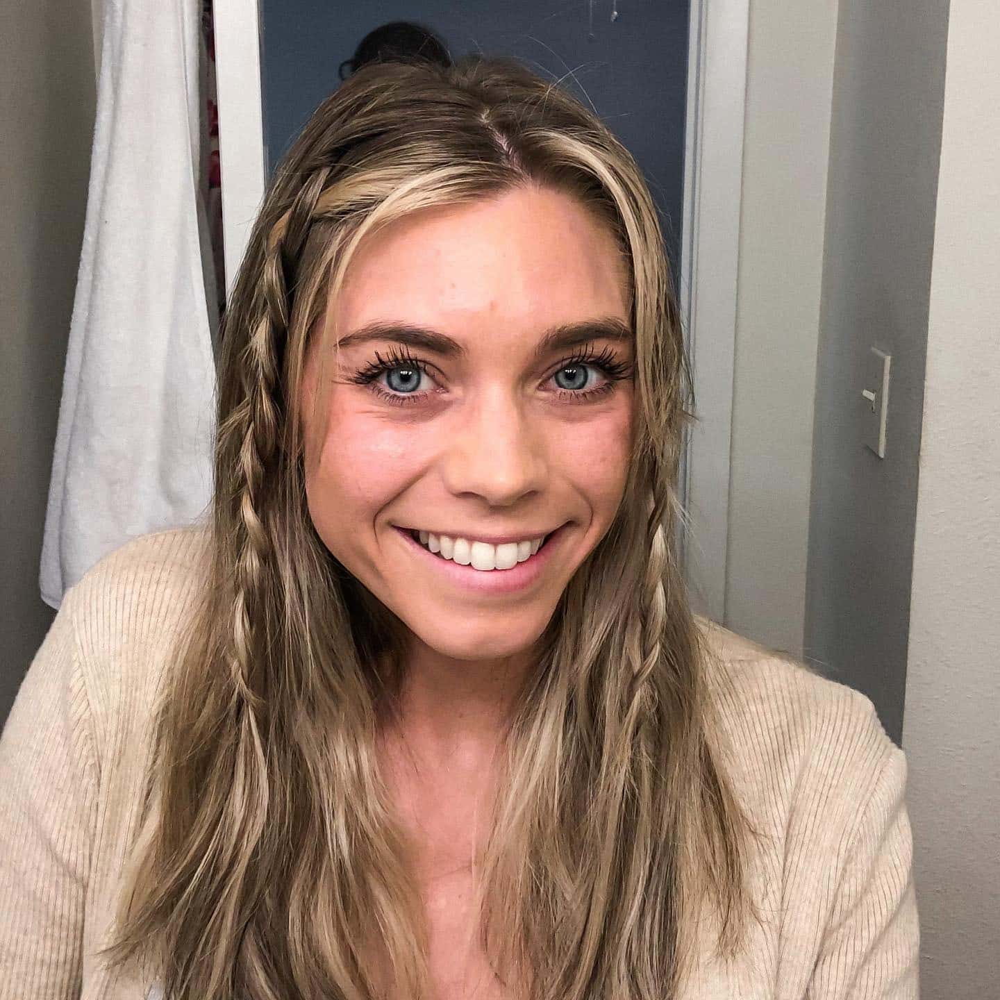 7. 90s Braided Face Frame with Ash Blonde Highlights - 90S Hairstyles