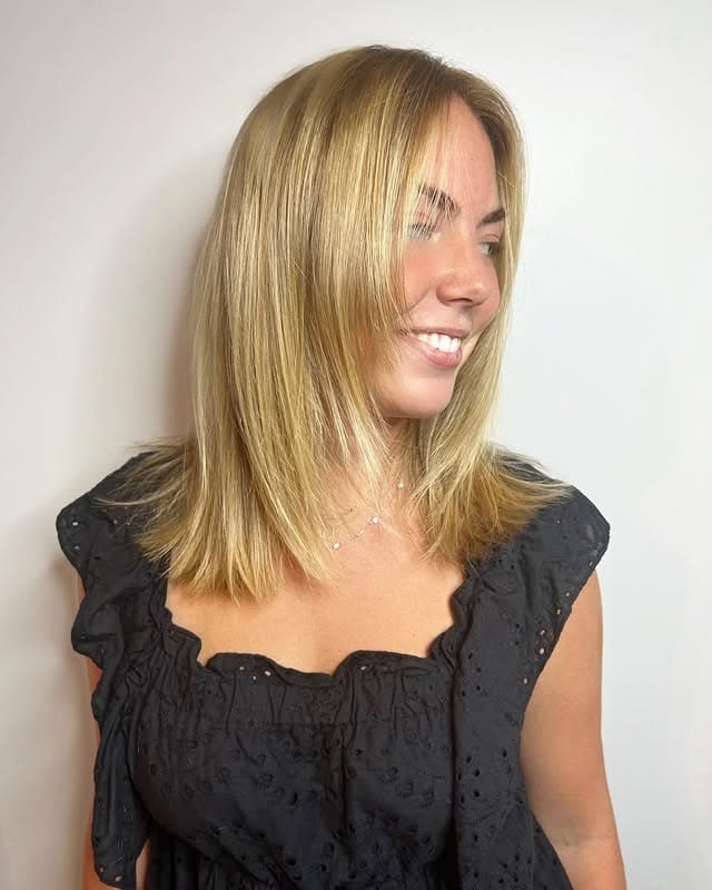 12. Shoulder-Length 90s Layered Cut in Honey Blonde - 90S Hairstyles