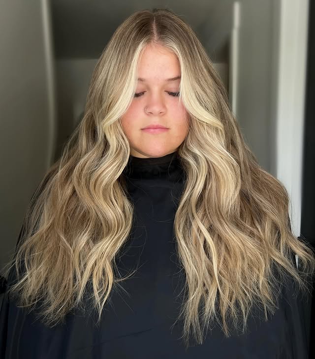 14. Dimensional Blonde with Bold Face Frame - Fall Blonde Hair Color