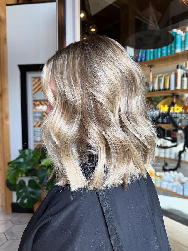 19. Creamy Blonde Textured Lob - Fall Blonde Hair Color