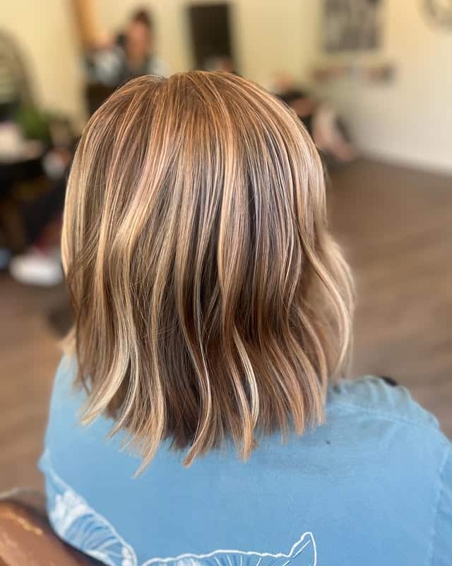 21. Caramel Blonde Textured Bob - Fall Blonde Hair Color