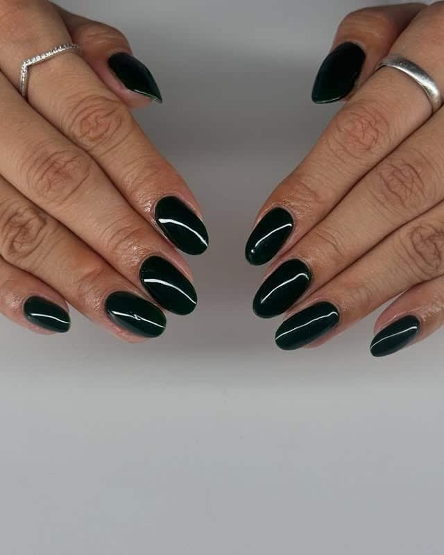 12. Deep Hunter Green Almond Nails - hunter green nail ideas