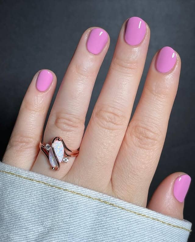 6. Lilac-Pink Pastel Short Oval Nails - pastel pink nail ideas