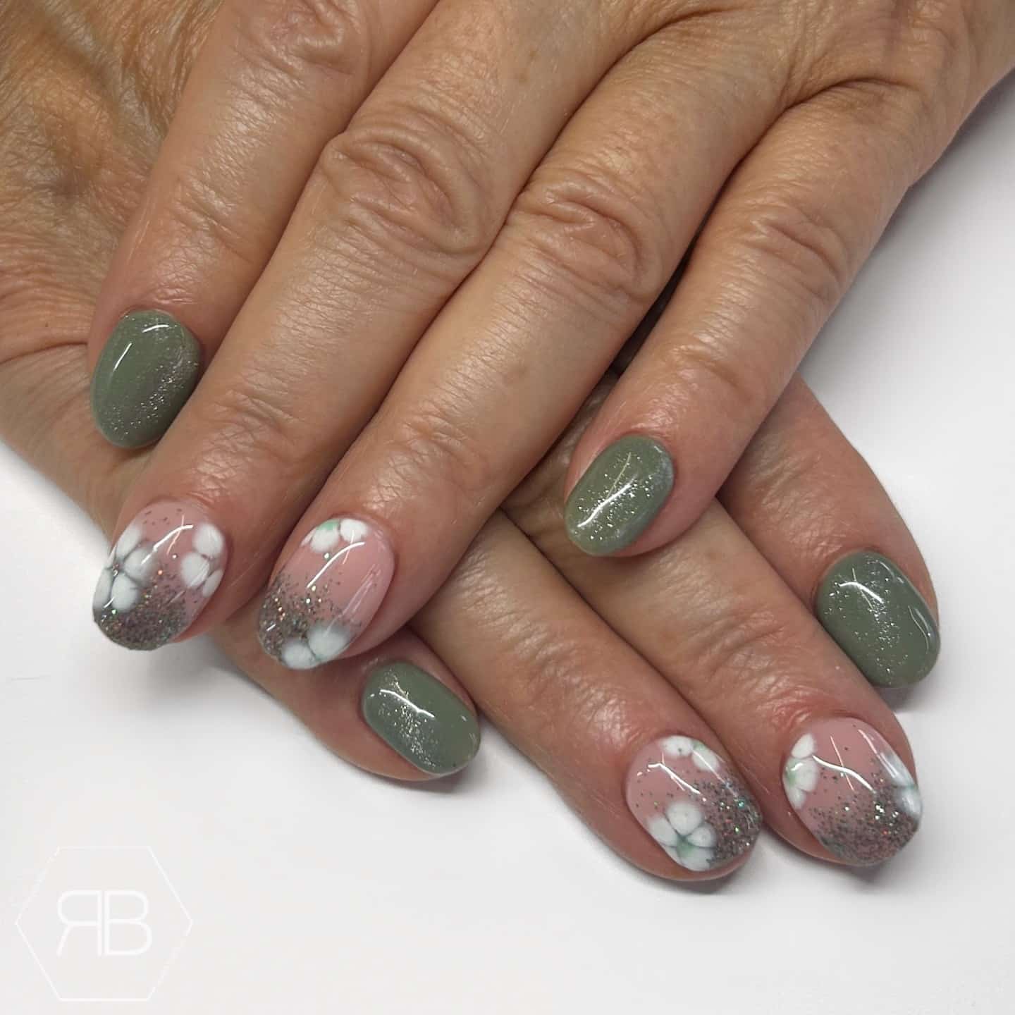 9. Seafoam Sage Nails with Metallic Accent - sage nail ideas