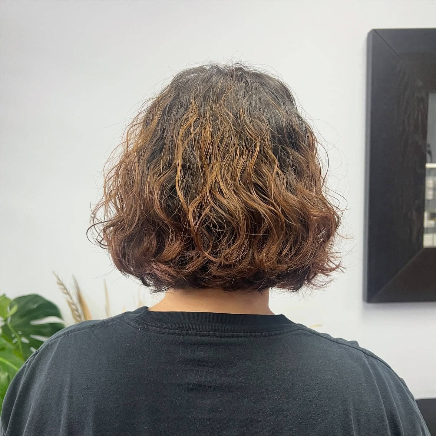 17. Textured Wavy Bob with Warm Caramel Balayage - Hippie Haircuts