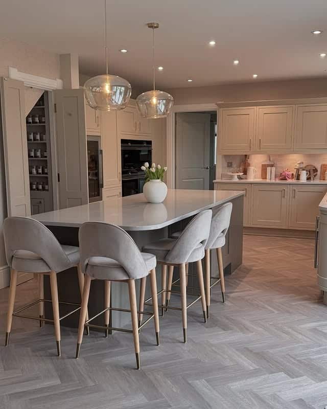 6. Neutral Beige Kitchen with Soft Contemporary Styling - beautiful kitchen ideas