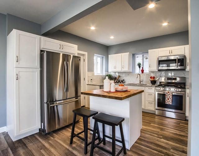 9. Compact Modern Kitchen with Functional Layout - beautiful kitchen ideas