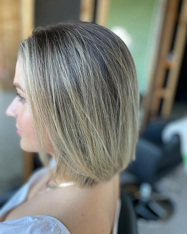 17. Classic Blunt Bob with Neutral Blonde Blend - Short Blunt Cut