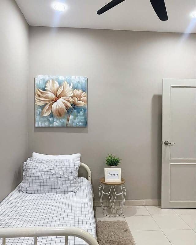 19. Simple Small Bedroom with Soft Neutral Styling - simple bedroom ideas