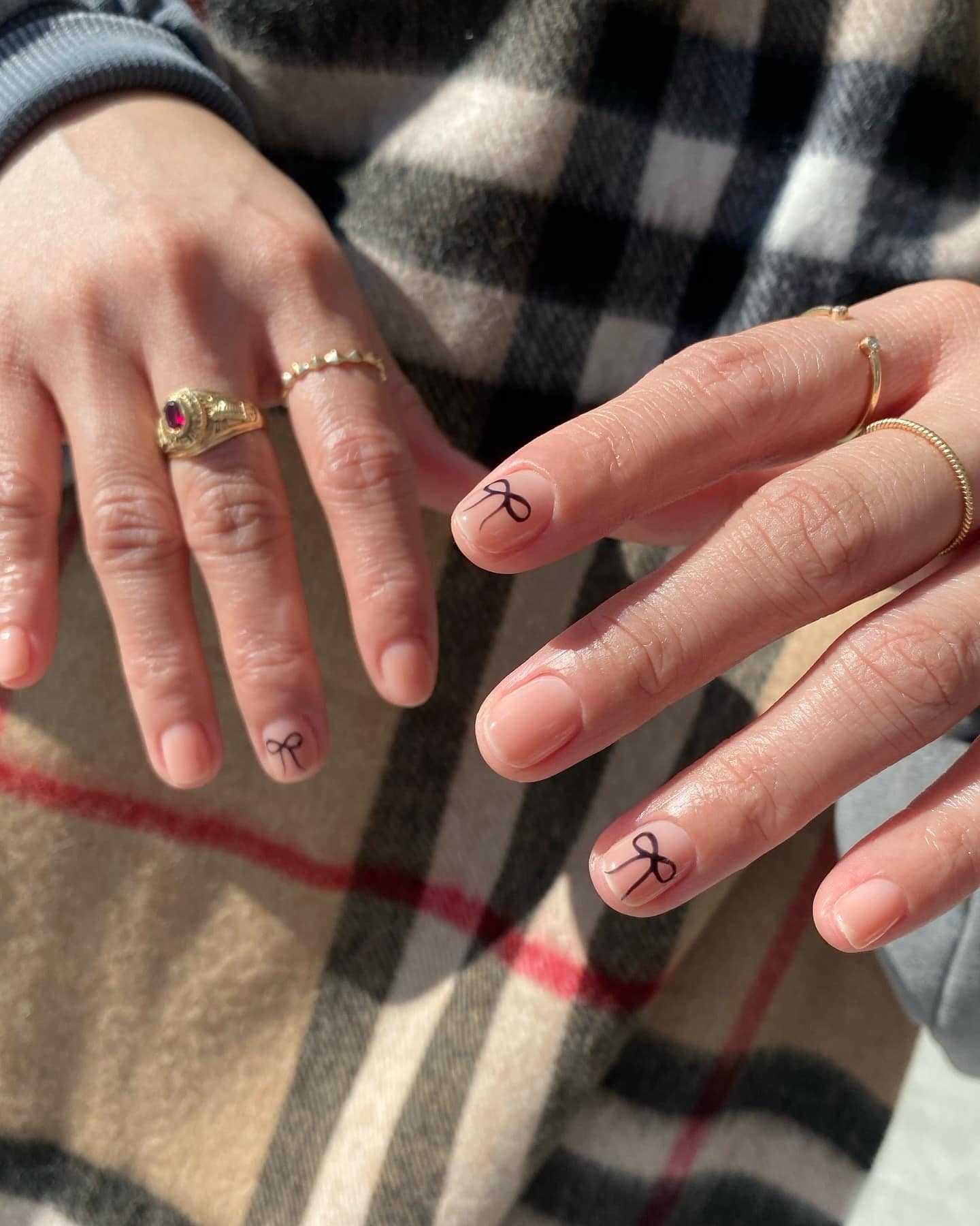 10. Natural Short Nails with Fine Bow Line Art - minimalistic nail ideas