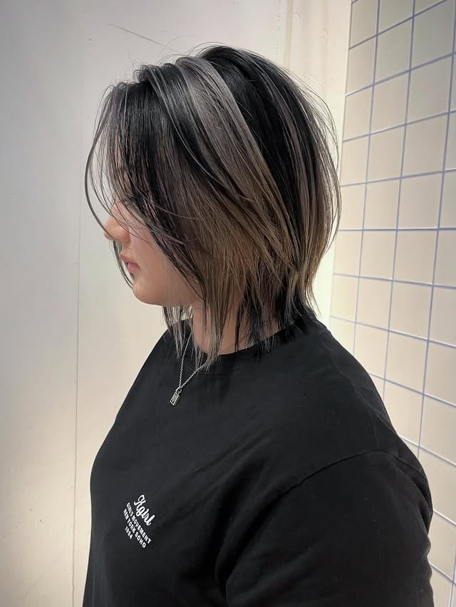 13. Smoky Silver Layered Shag Bob - Layered Shaggy Hairstyles