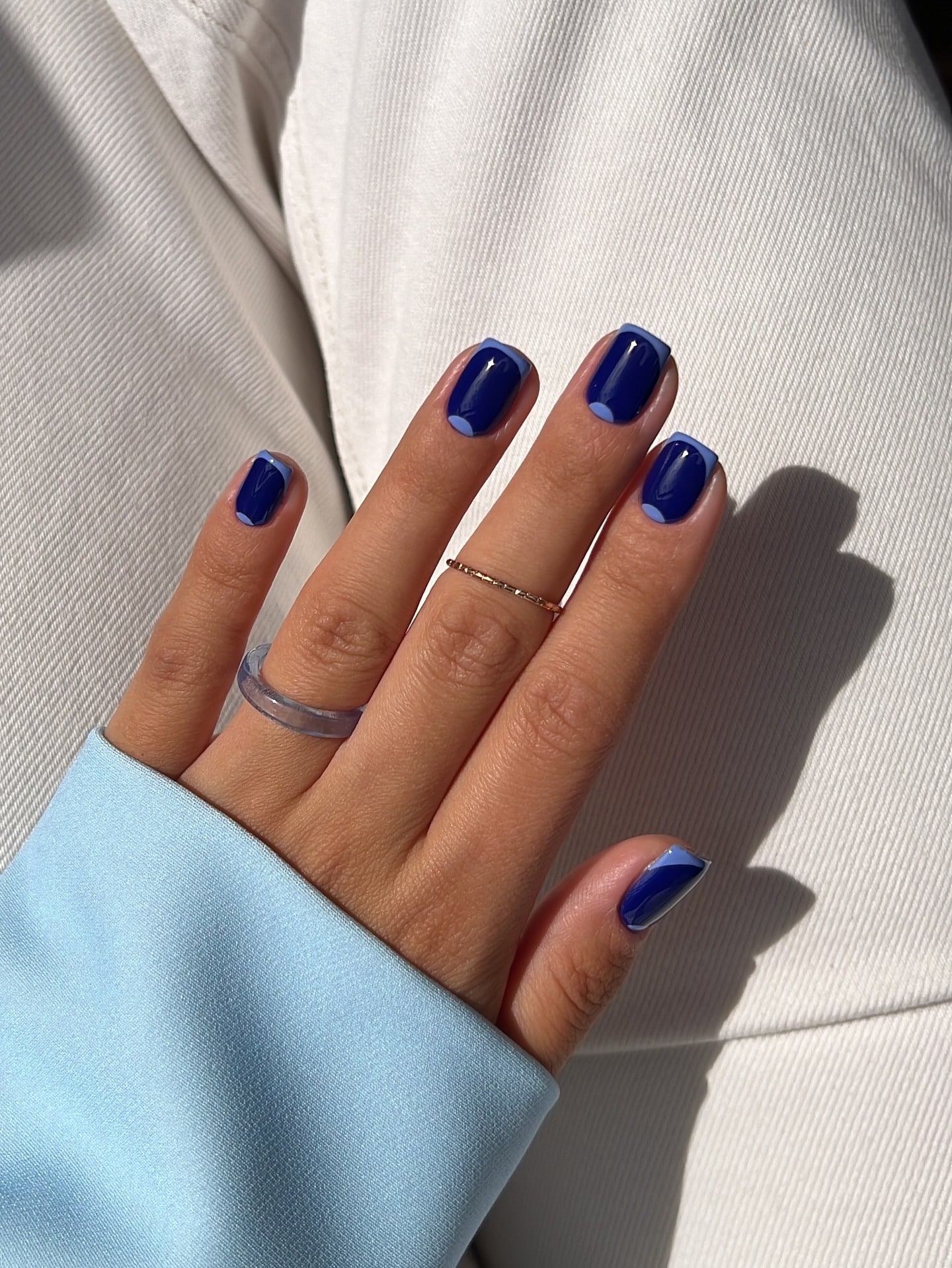 4. Minimalist Royal Blue Outline Nails - blue nail ideas