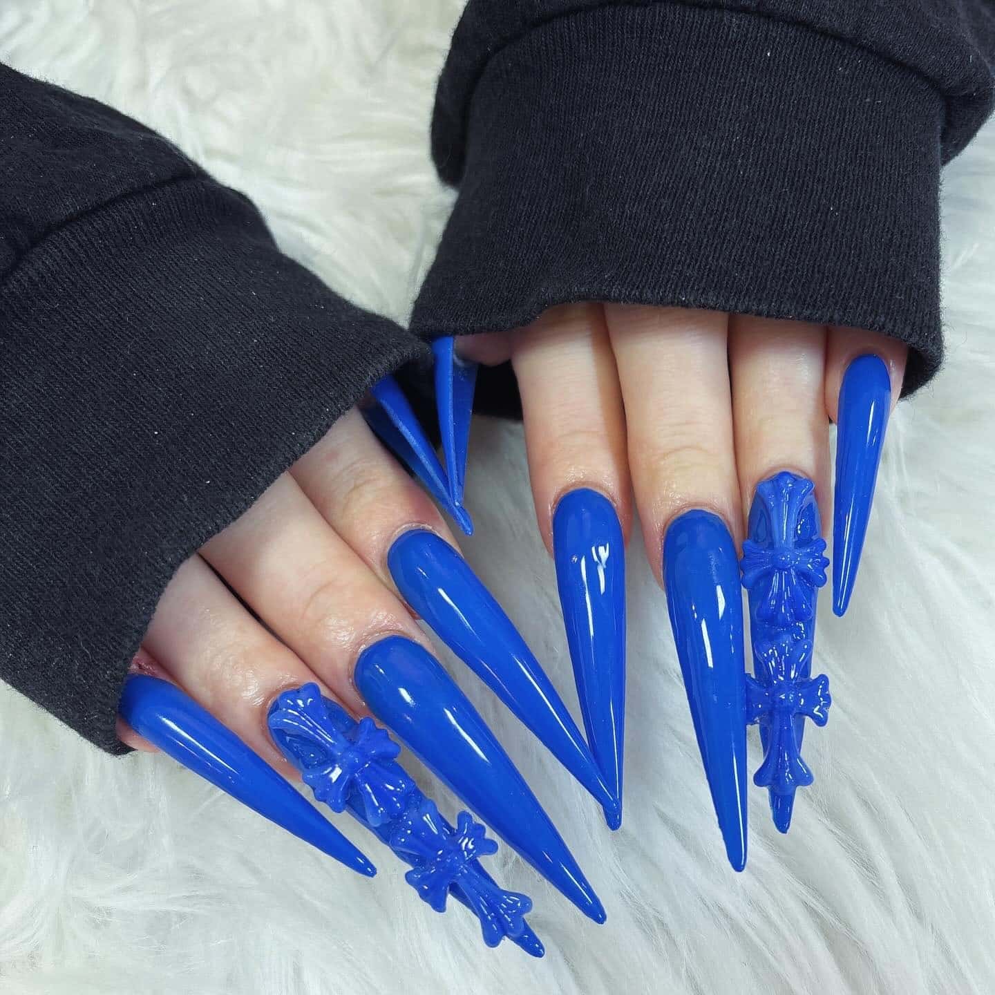 9. Sculpted Royal Blue Stiletto Nails - blue nail ideas
