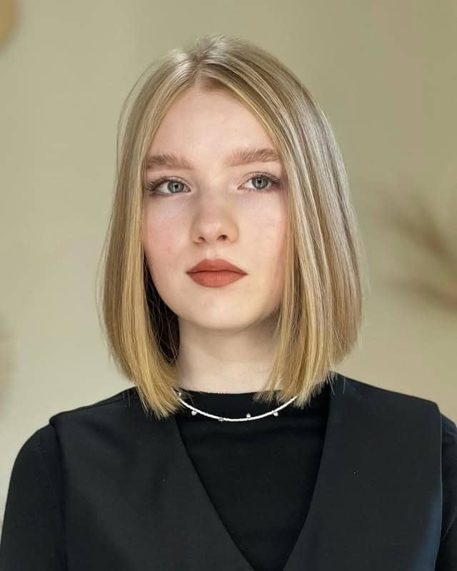 22. Soft Vanilla Blonde Blunt Bob - Blunt Cut Bob