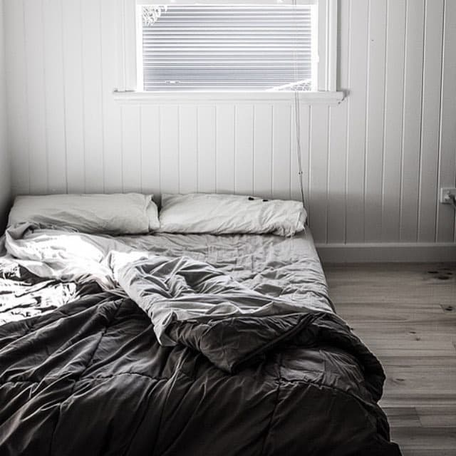 12. Relaxed Black and White Minimal Bedroom - black, white and grey bedroom ideas