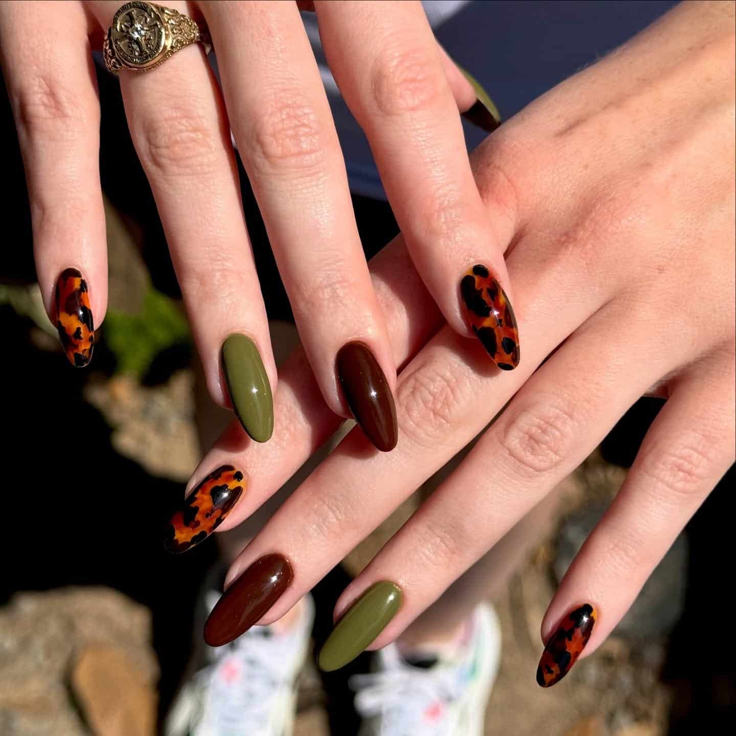 17. Olive Green and Tortoiseshell Almond Nails - fall nail ideas