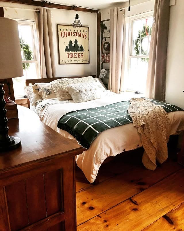 8. Farmhouse-Inspired Bedroom with Warm Wood and Soft Textiles - tiny bedroom ideas