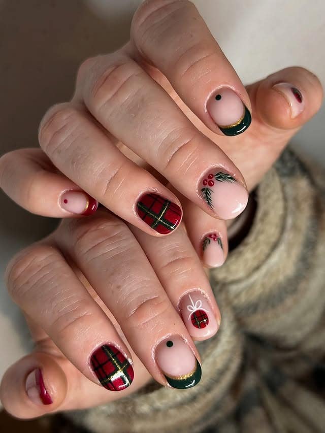 13. Short Round Plaid and Green French Tip Nails - christmas nail ideas