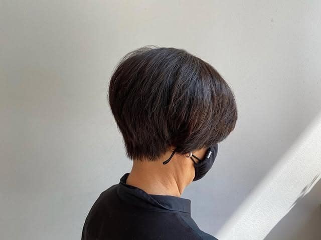 17. Graduated Deep Brunette Ear-Length Bob - Ear Length Bob