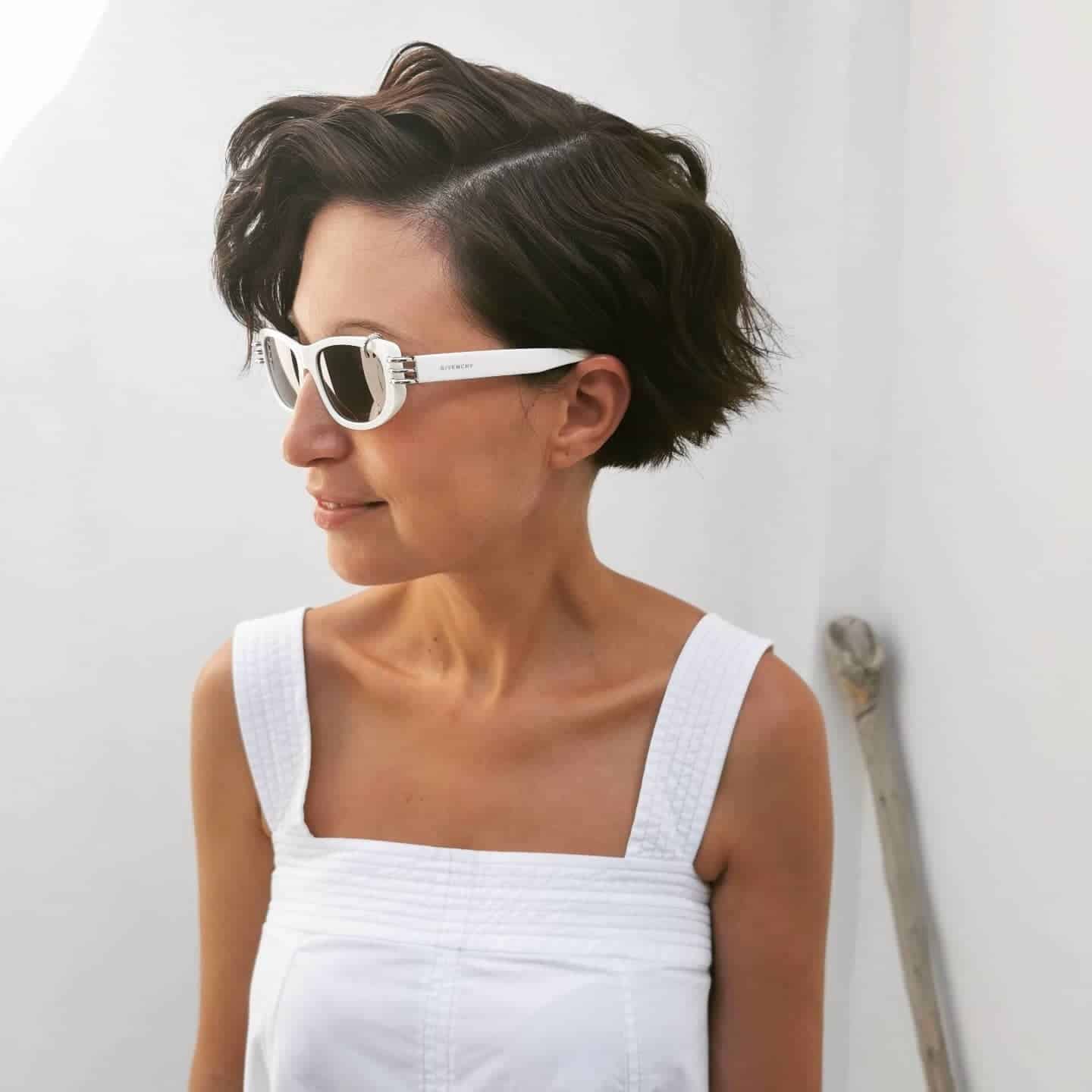 20. Soft Wavy Dark Brown Ear-Length Bob with Side Sweep - Ear Length Bob